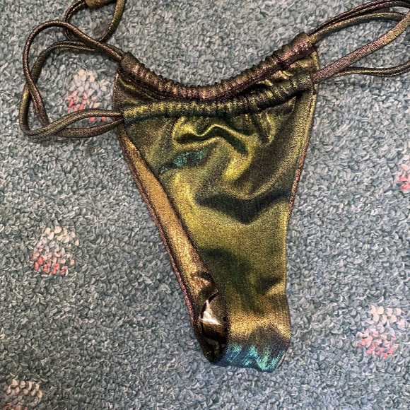 Beautiful Shein metallic green bikini. Never worn - Picture 4 of 5